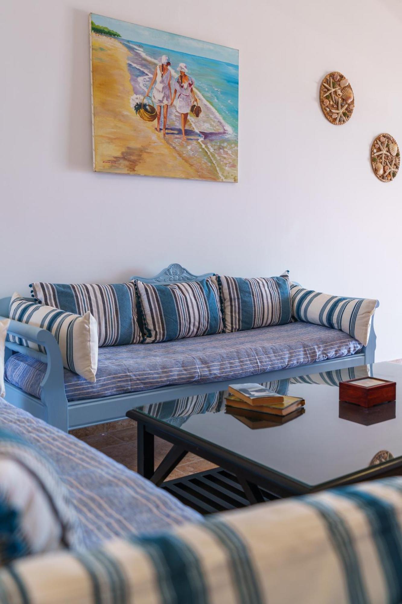 Blue Eyes Beach Villas 莫诺利索斯 外观 照片