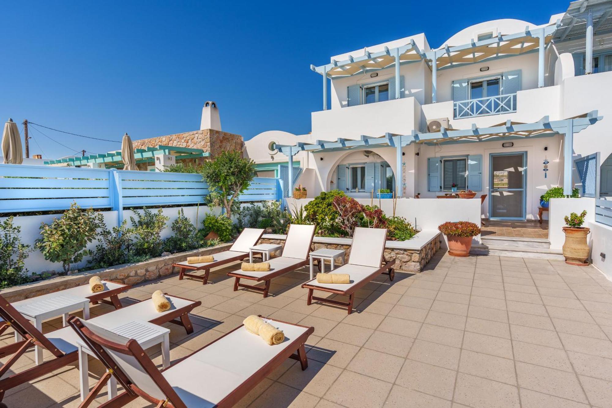 Blue Eyes Beach Villas 莫诺利索斯 外观 照片
