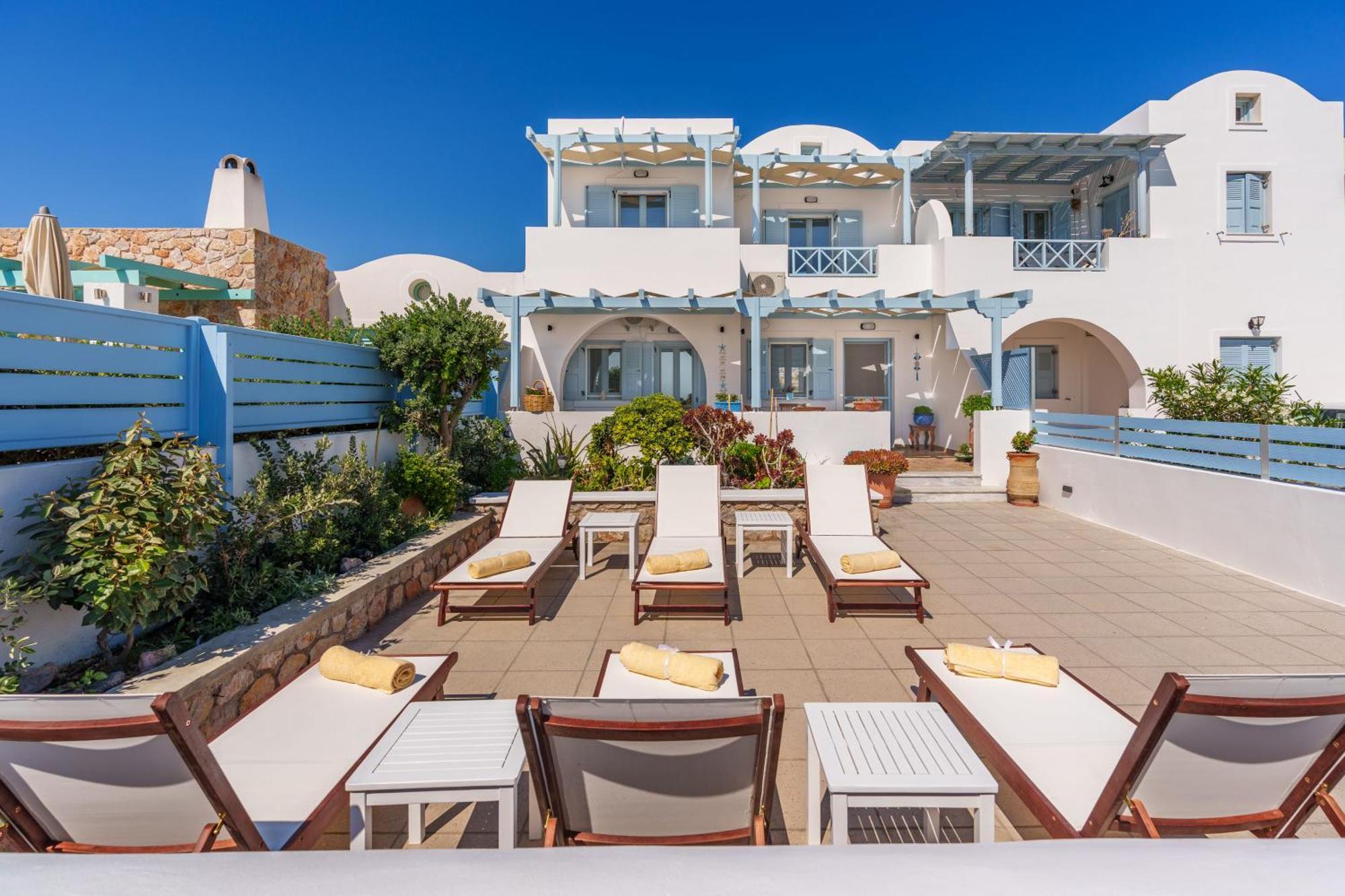 Blue Eyes Beach Villas 莫诺利索斯 外观 照片